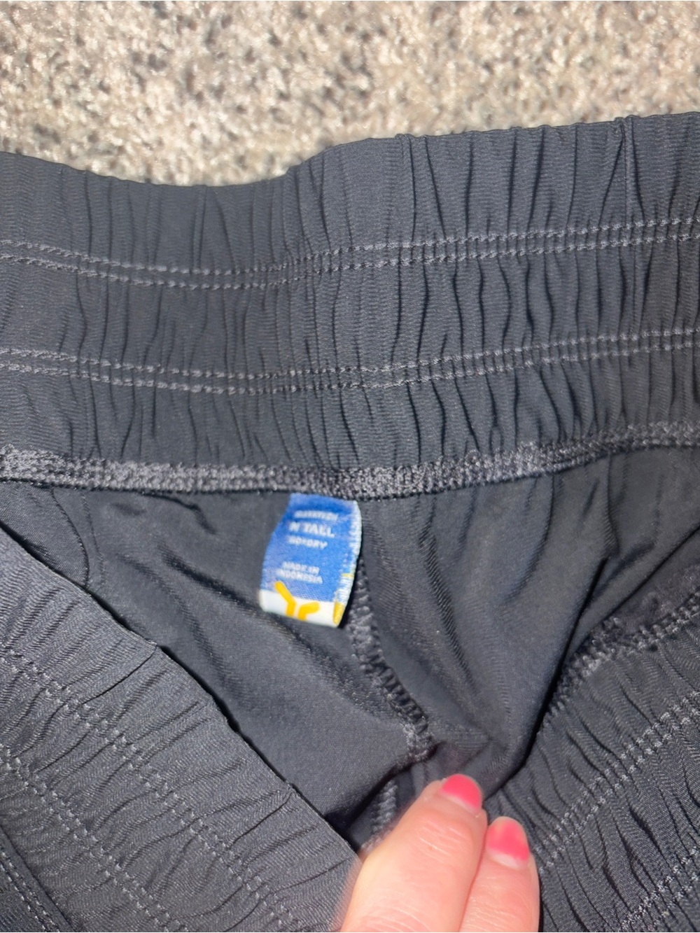 Old Navy High Wasted Sleektech Cargo Joggers - Picture 6 of 9